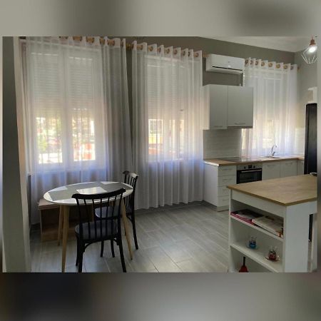 New New Bazaar Apartment Tiranë Ngoại thất bức ảnh